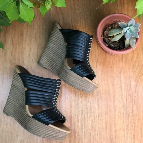 Coach Black Wedges - Picture 5 of 6